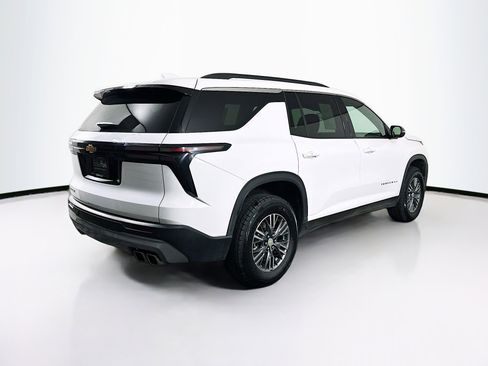 Used 2025 Chevrolet Traverse LT FWD image 9