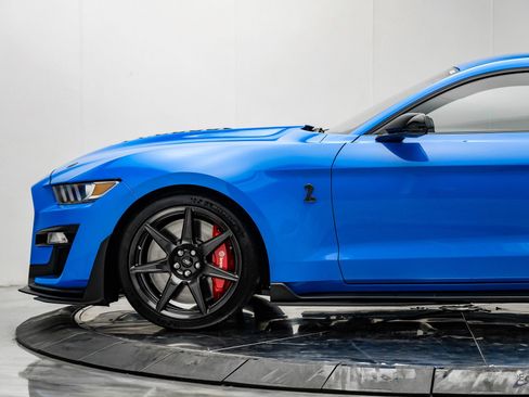 Used 2022 Ford Mustang Shelby GT500 w/ Carbon Fiber Track Pack RWD image 10