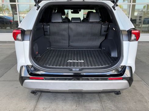 Used 2023 Toyota RAV4 XSE AWD/4WD image 15