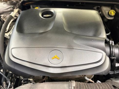 Used 2015 Mercedes-Benz CLA 250 4MATIC image 33