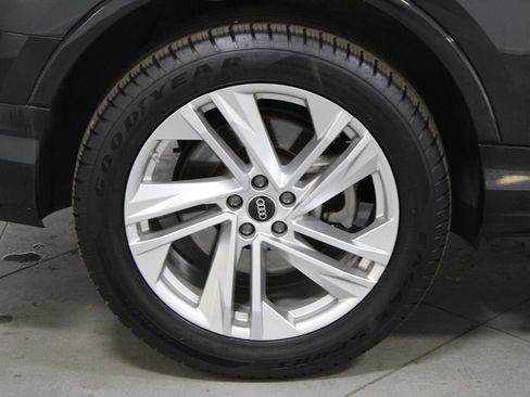 Used 2023 Audi Q7 3.0T Premium Plus image 13