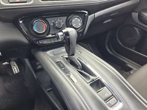 Used 2019 Honda HR-V Sport image 16