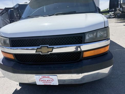 Used 2004 Chevrolet Express 3500 w/ RV Package. Upfitter Option RWD image 5