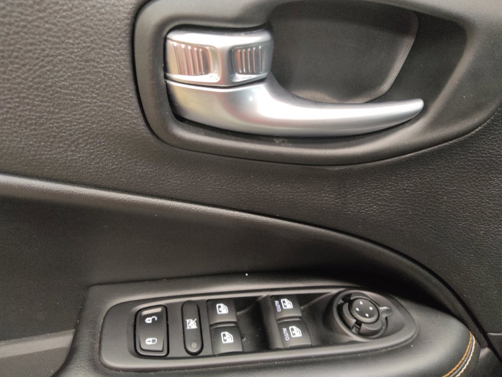 Used 2020 Jeep Compass Latitude FWD image 27