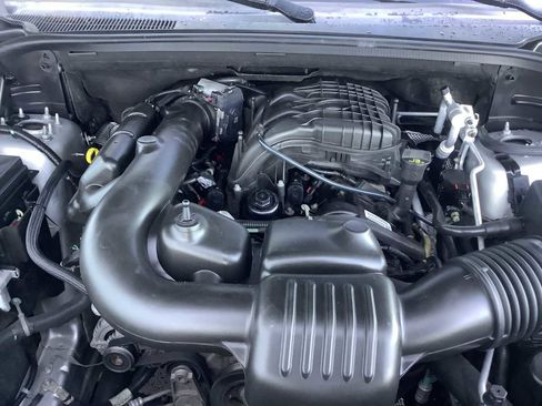 Used 2011 Jeep Grand Cherokee Laredo AWD/4WD image 8