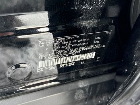 Used 2023 Toyota Venza LE image 24