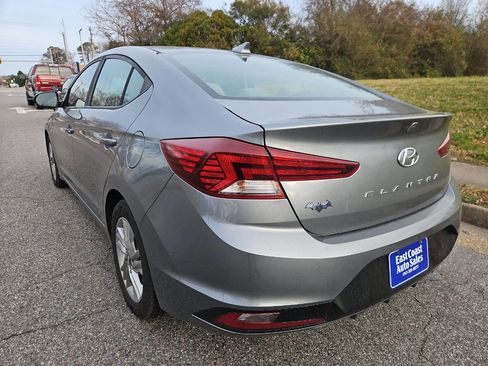Used 2019 Hyundai Elantra SEL image 4