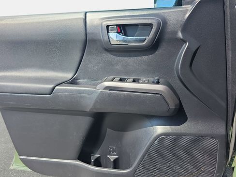 Used 2021 Toyota Tacoma TRD Off-Road image 27