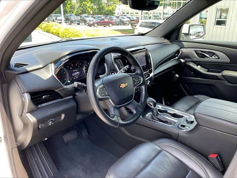 Used 2023 Chevrolet Traverse LT w/ LT Premium Package AWD/4WD image 8