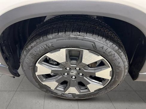 New 2026 Honda Pilot Touring image 11