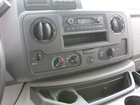 Used 2022 Ford E-350 and Econoline 350 Super Duty w/ Power Windows & Locks Group image 16