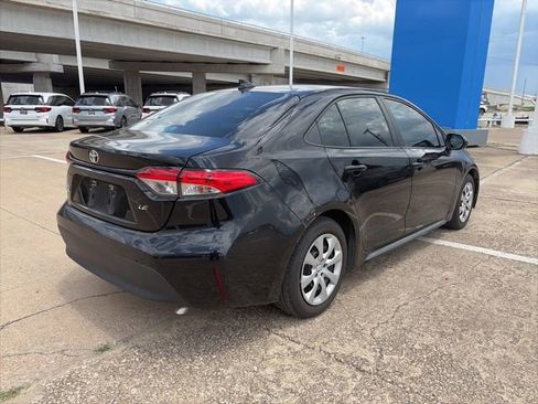Used 2023 Toyota Corolla LE FWD image 4