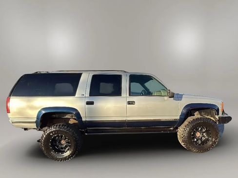 Used 1997 GMC Suburban 2500 w/ Marketing Opt Pkg 3 AWD/4WD image 6