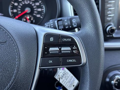 Used 2020 Kia Sorento LX image 11