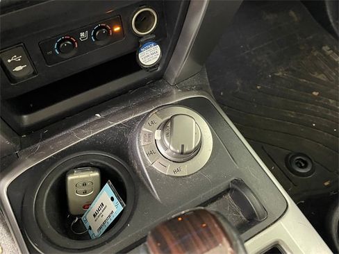 Used 2015 Toyota 4Runner Limited image 9