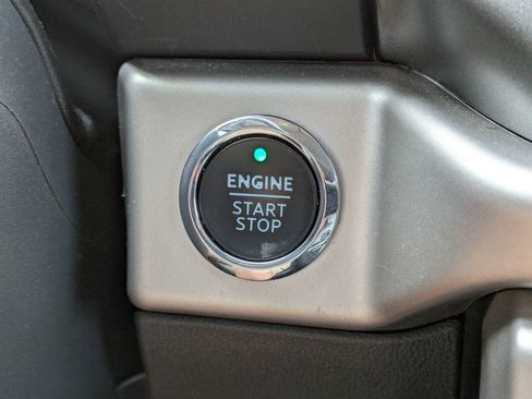 Used 2024 Ford Expedition XLT RWD image 30