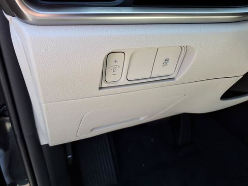 Used 2025 Kia Sorento S w/ Panoramic Sunroof Package FWD image 17