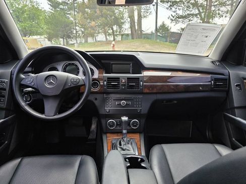 Used 2011 Mercedes-Benz GLK 350 4MATIC image 24