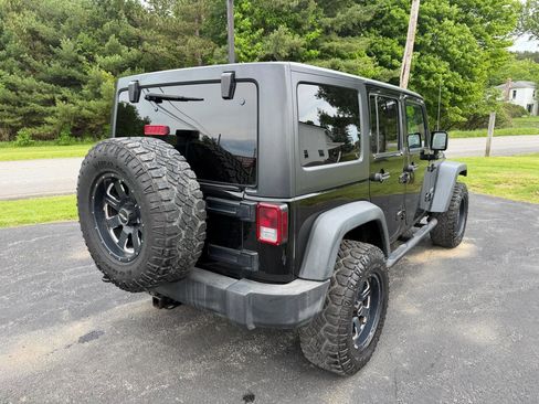 Used 2014 Jeep Wrangler Unlimited Sport w/ Quick Order Package 24S AWD/4WD image 5