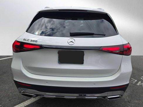 Used 2026 Mercedes-Benz GLC 300 image 4