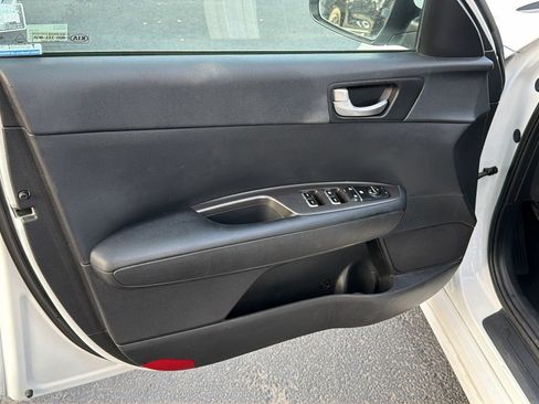 Used 2019 Kia Optima LX image 10
