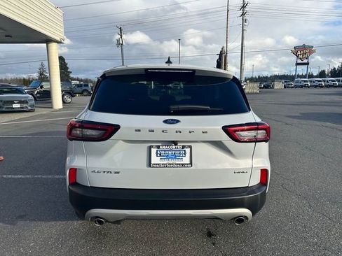 Used 2025 Ford Escape Active AWD/4WD image 4