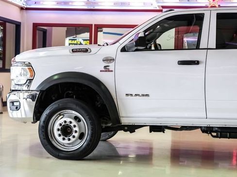 Used 2022 RAM 5500 Tradesman w/ Chrome Appearance Group AWD/4WD image 10