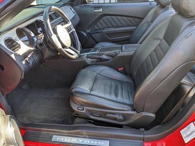Used 2014 Ford Mustang Premium RWD image 5
