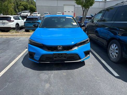 Used 2023 Honda Civic Sport image 2