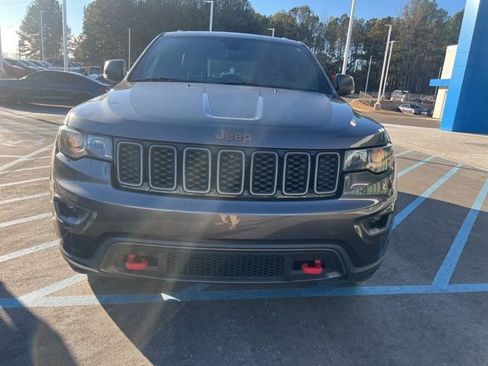 Used 2017 Jeep Grand Cherokee Trailhawk image 2