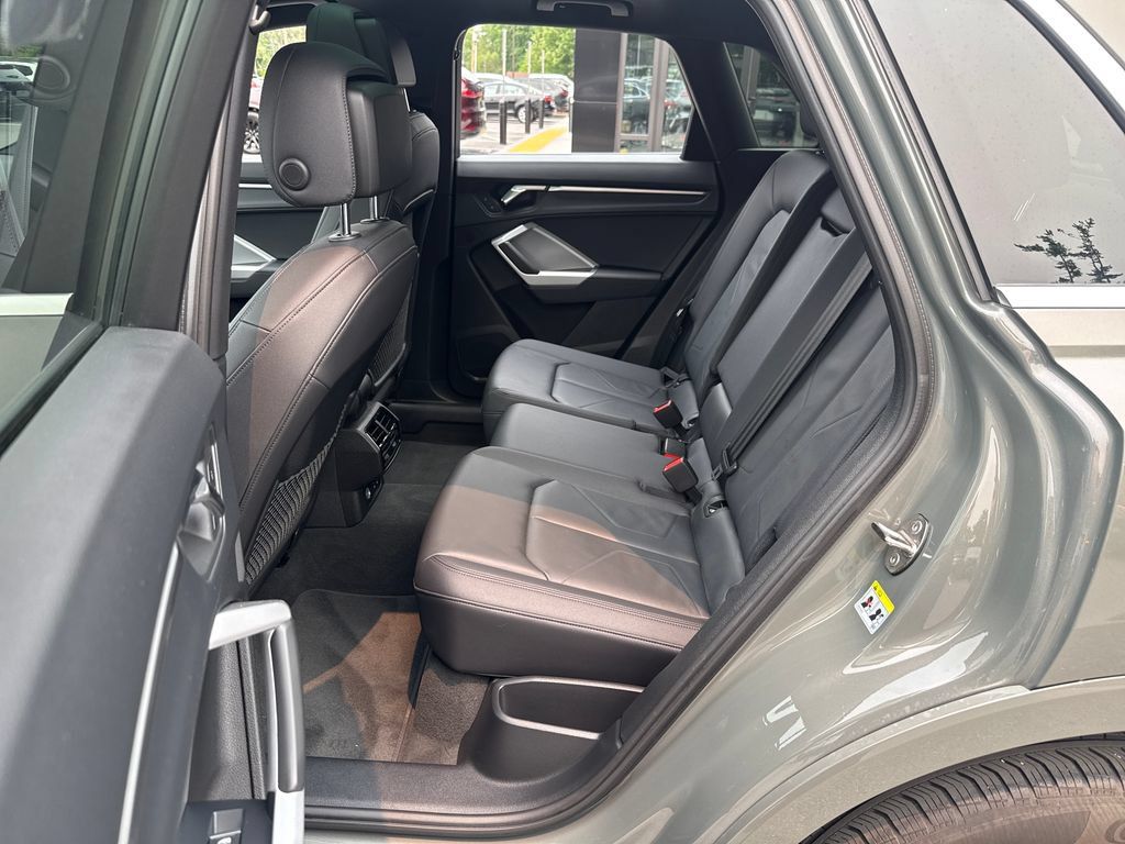 Used 2025 Audi Q3 2.0T Premium AWD/4WD image 30