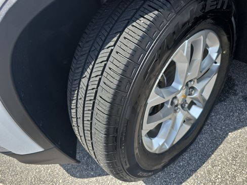 Used 2023 Chevrolet Traverse LS AWD/4WD image 30