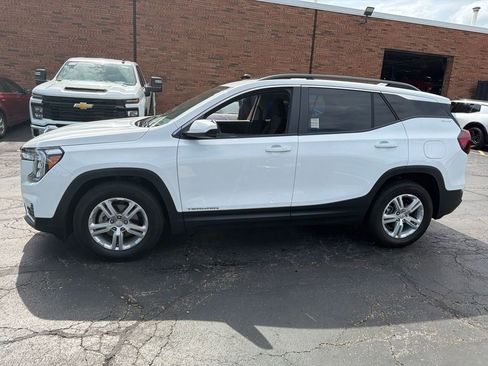 Used 2024 GMC Terrain SLE w/ Driver Convenience Package FWD image 1