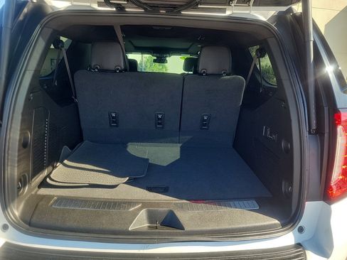 Used 2023 GMC Yukon XL Denali image 8