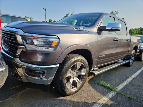 Used 2022 RAM 1500 Laramie AWD/4WD image 3