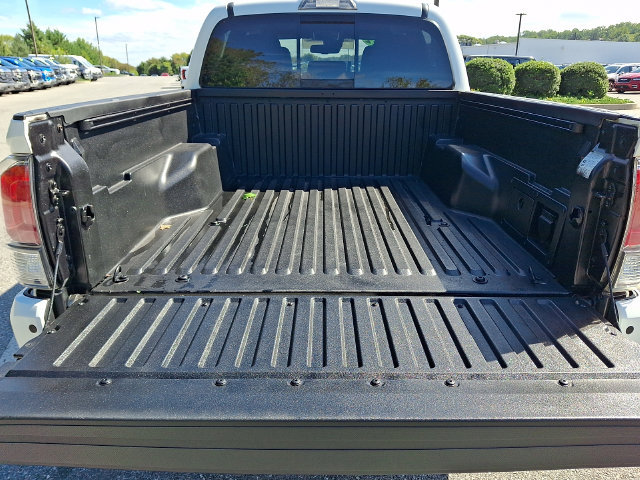 Certified 2022 Toyota Tacoma TRD Off-Road w/ Technology Package AWD/4WD image 28