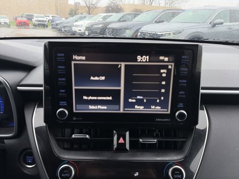 Used 2022 Toyota Corolla Cross XLE w/ Convenience Package AWD/4WD image 29