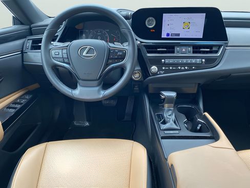 Used 2023 Lexus ES 350 w/ Accessory Package (Z1) FWD image 9