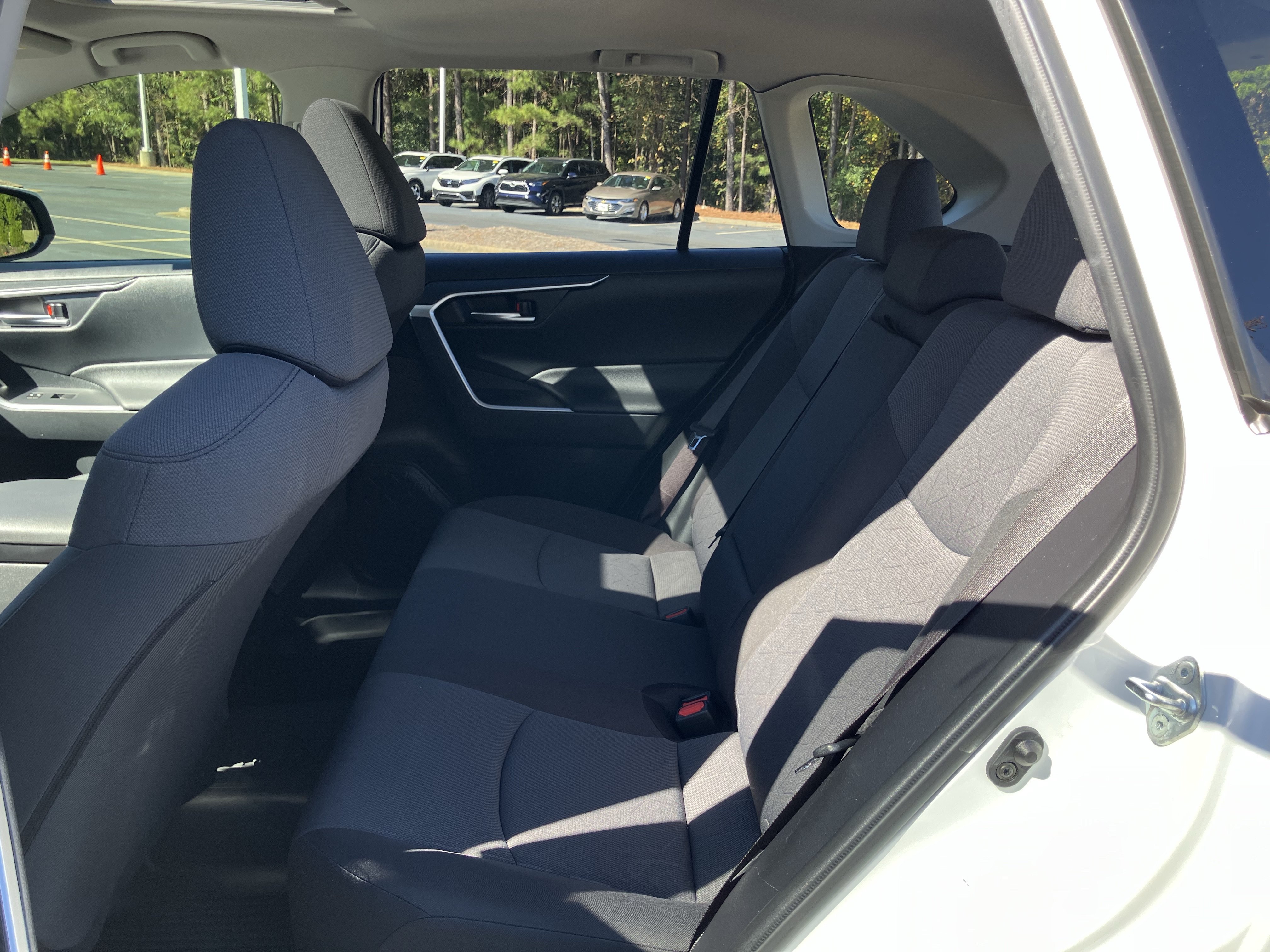 Used 2019 Toyota RAV4 XLE w/ Convenience Package FWD image 31