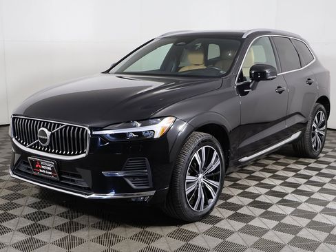 Used 2022 Volvo XC60 B6 Inscription w/ Climate Package image 11