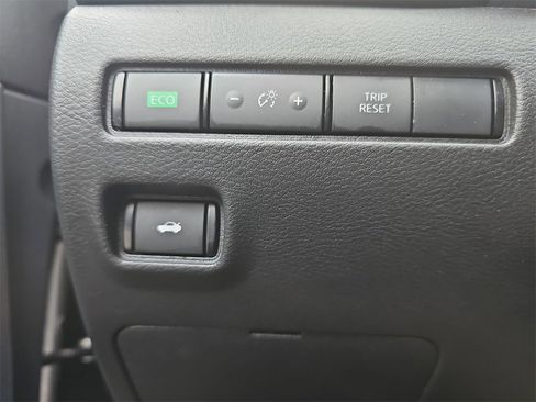 Used 2024 Nissan Sentra SV image 23