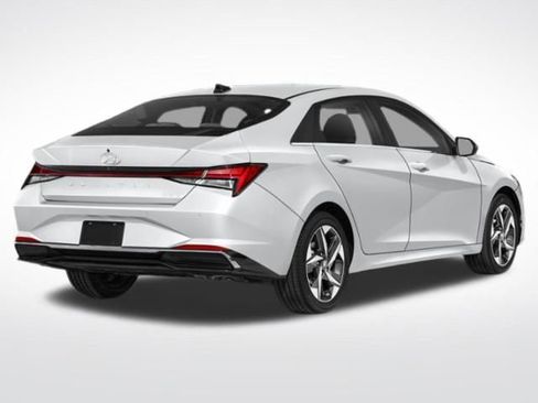Used 2022 Hyundai Elantra Limited image 2