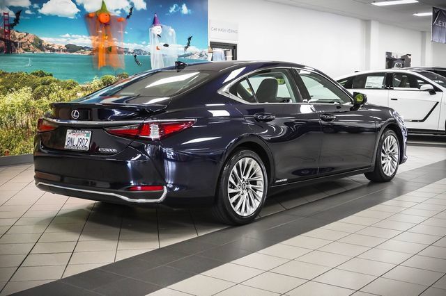 Used 2019 Lexus ES 300h FWD image 6