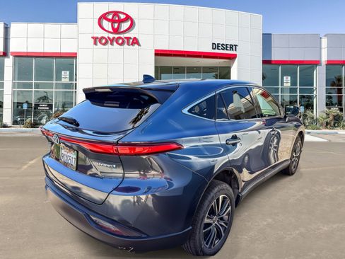 Certified 2021 Toyota Venza LE AWD/4WD image 6