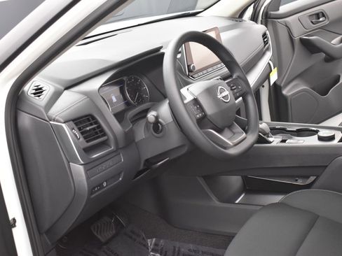 New 2026 Nissan Rogue S image 7