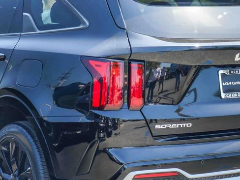 Certified 2023 Kia Sorento SX AWD/4WD image 7