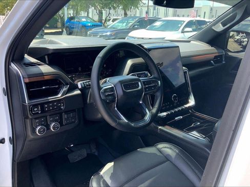 Used 2026 GMC Yukon Denali AWD/4WD image 22