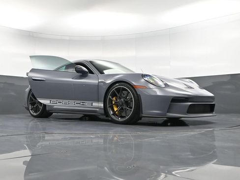 Certified 2022 Porsche 911 GT3 RWD image 37