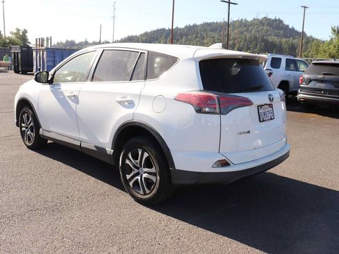 Used 2018 Toyota RAV4 LE w/ All Weather Liner Package FWD image 7