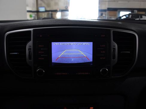Used 2019 Kia Sportage LX FWD image 16